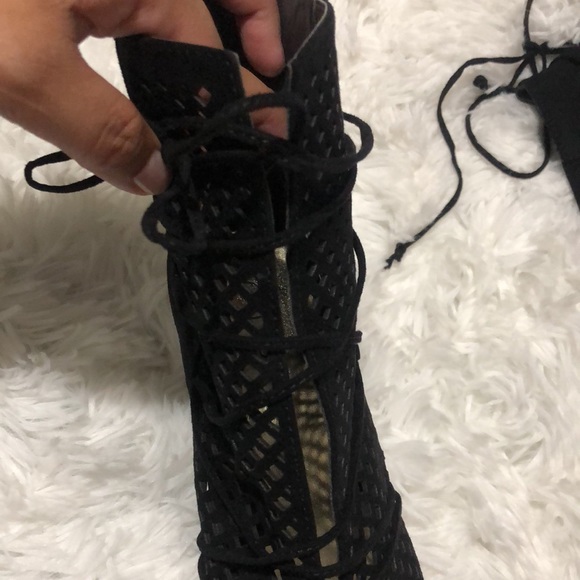 Guess Women’s Heels Tie Up - Picture 4 of 8